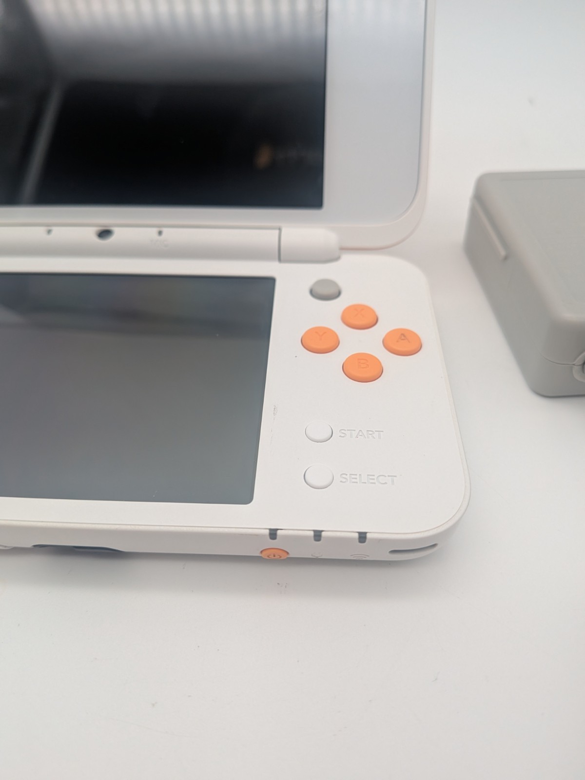 Nintendo 2DS XL Handheld Game Console JAN-001 White Orange Mario Kart Installed