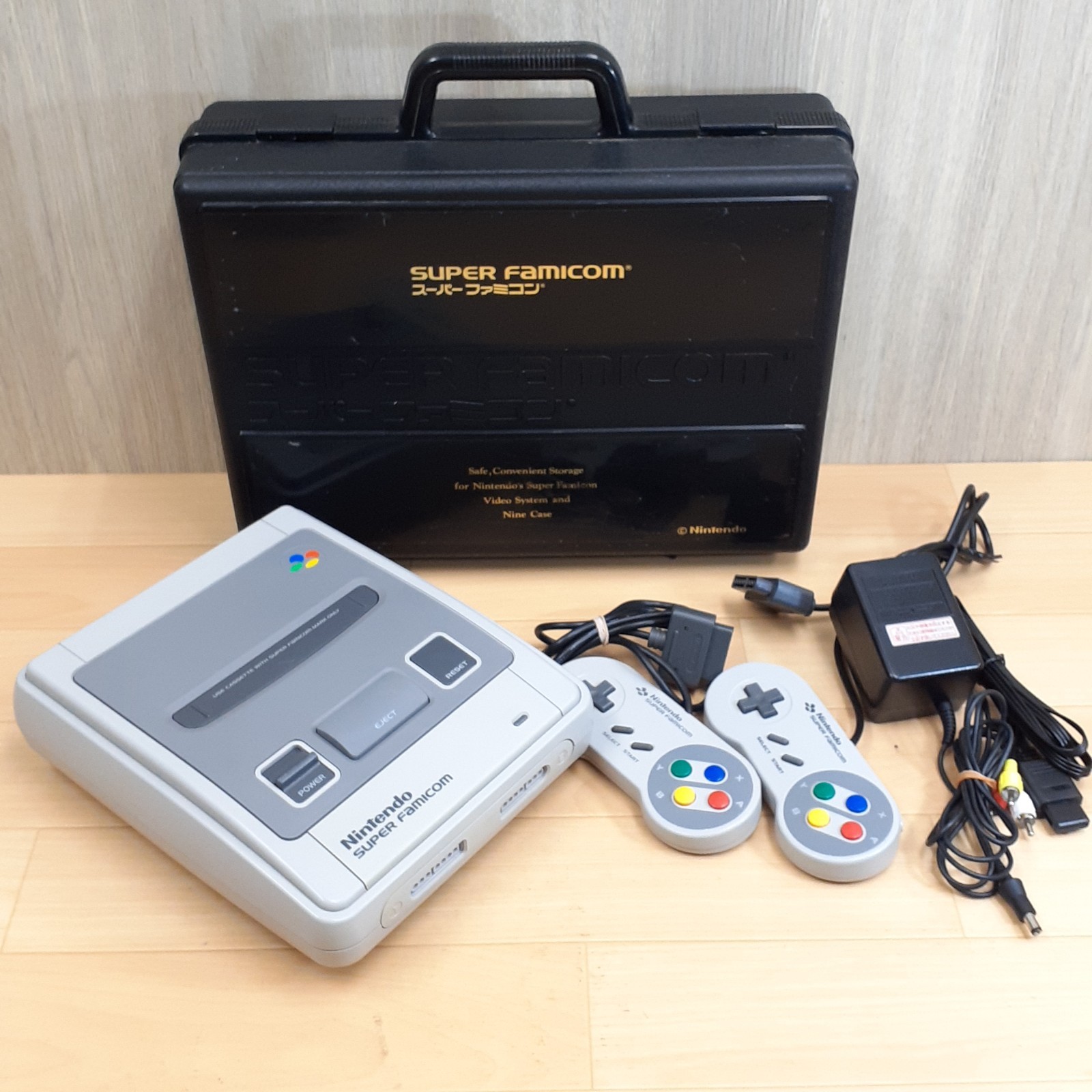 Nintendo Super Famicom Console with Storage Case 2 Controllers & Cables Japanese