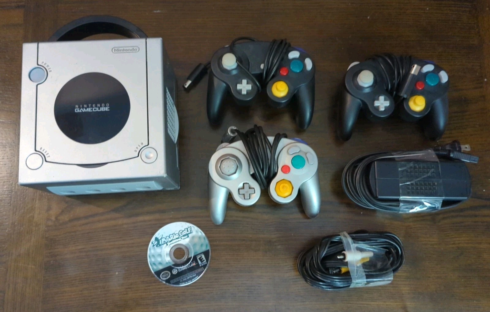 Nintendo GameCube Platinum Console With Mario Golf 3 Controllers Memory Card