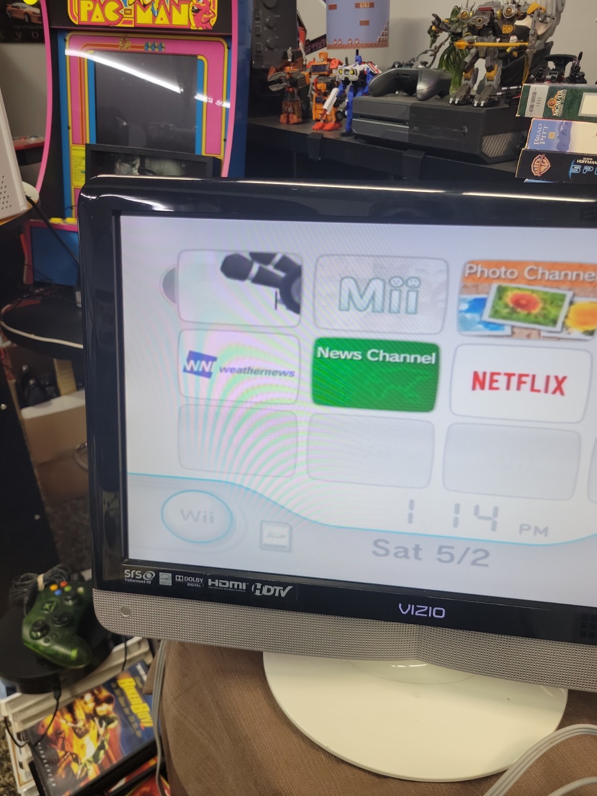Nintendo Wii Console Plays GameCube Games. Includes Wiimote And 7 Games