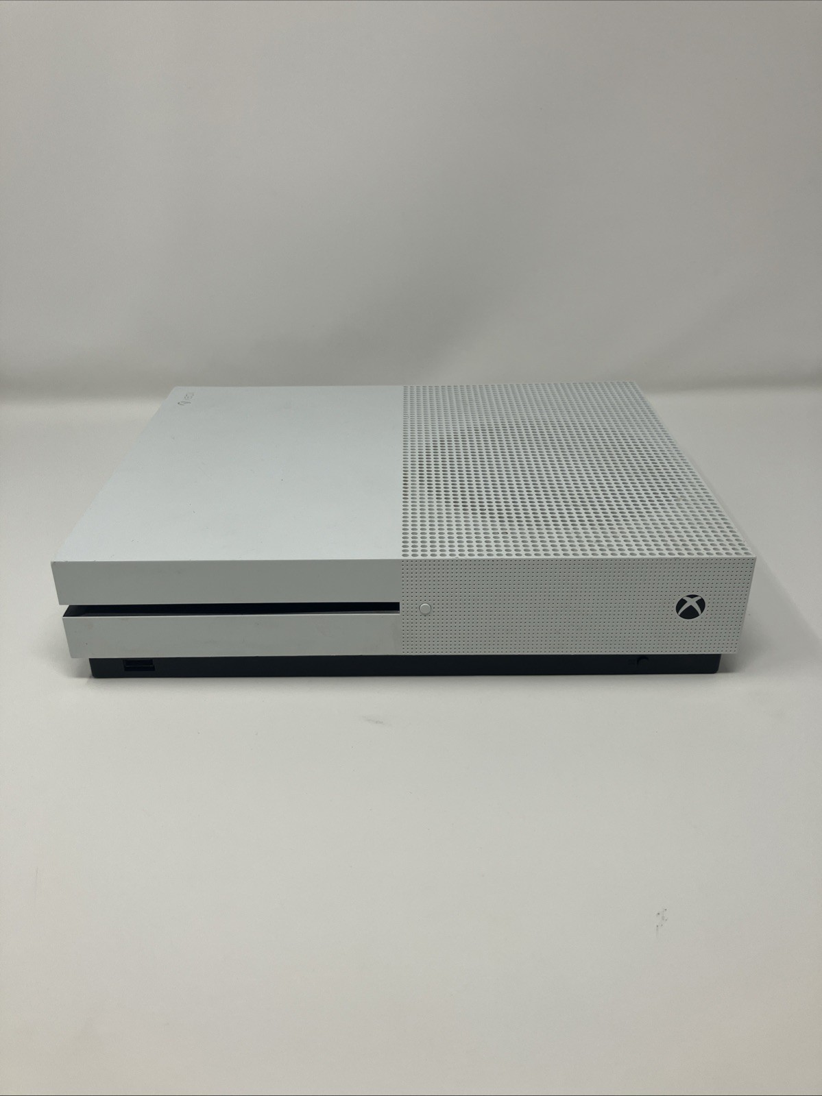 Microsoft Xbox One S 1681 White Console Only FOR PARTS OR REPAIR