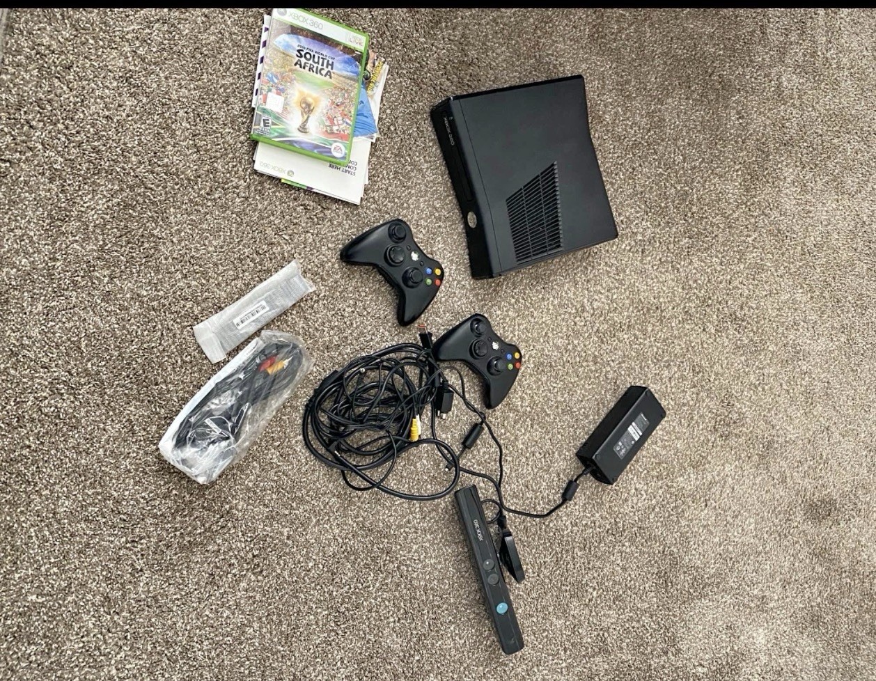 Microsoft Xbox 360 S 4GB Black NTSC-U/C Console Bundle w/ Kinect, 2 Controllers