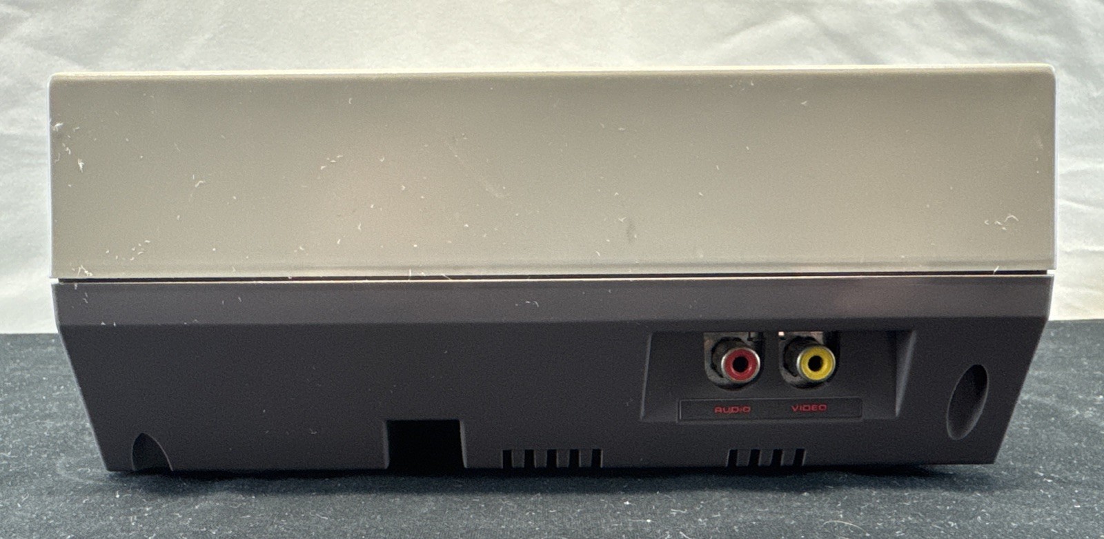 Nintendo Entertainment System NES-001 Tested Working w/2 remotes gun/game/Cords