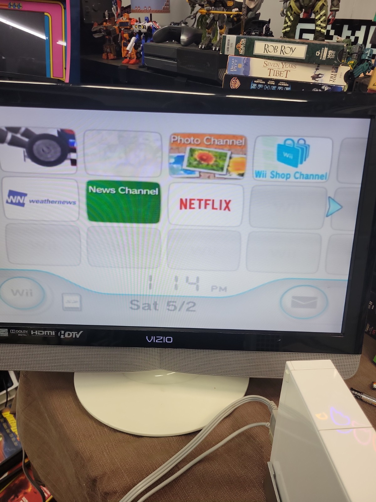 Nintendo Wii Console Plays GameCube Games. Includes Wiimote And 7 Games