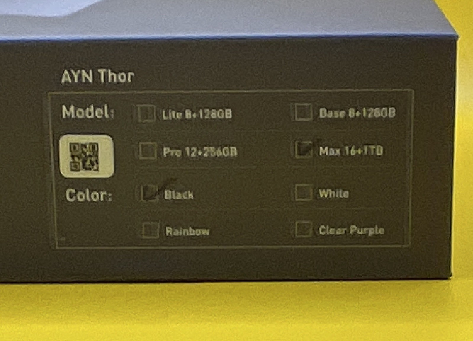 MINT CONDITION! AYN Thor Handheld Android Console 1TB 16GB, Snapdragon 8 Gen 2,