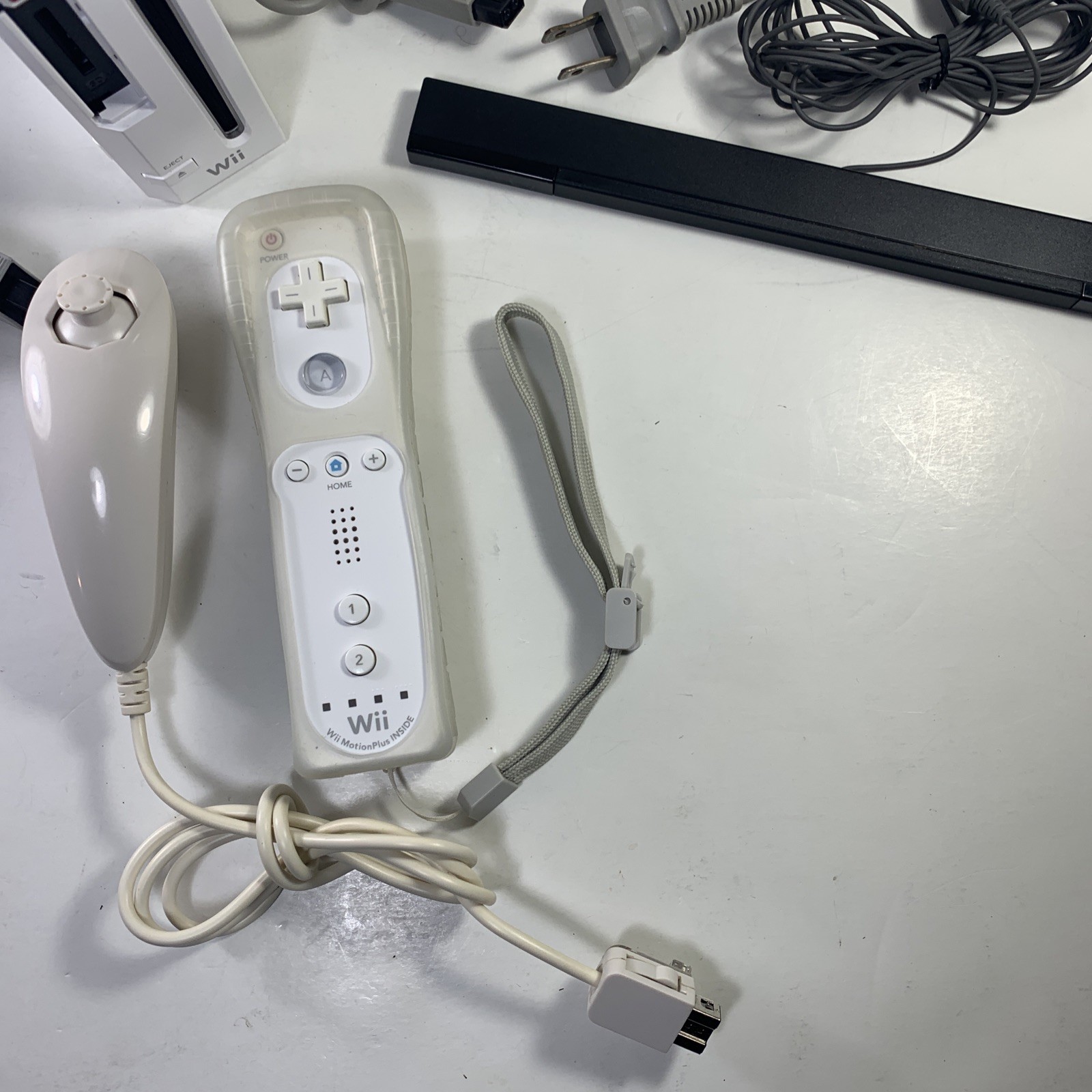 Nintendo Wii Console Bundle Model RVL-001 White USA 2006 Tested And Working