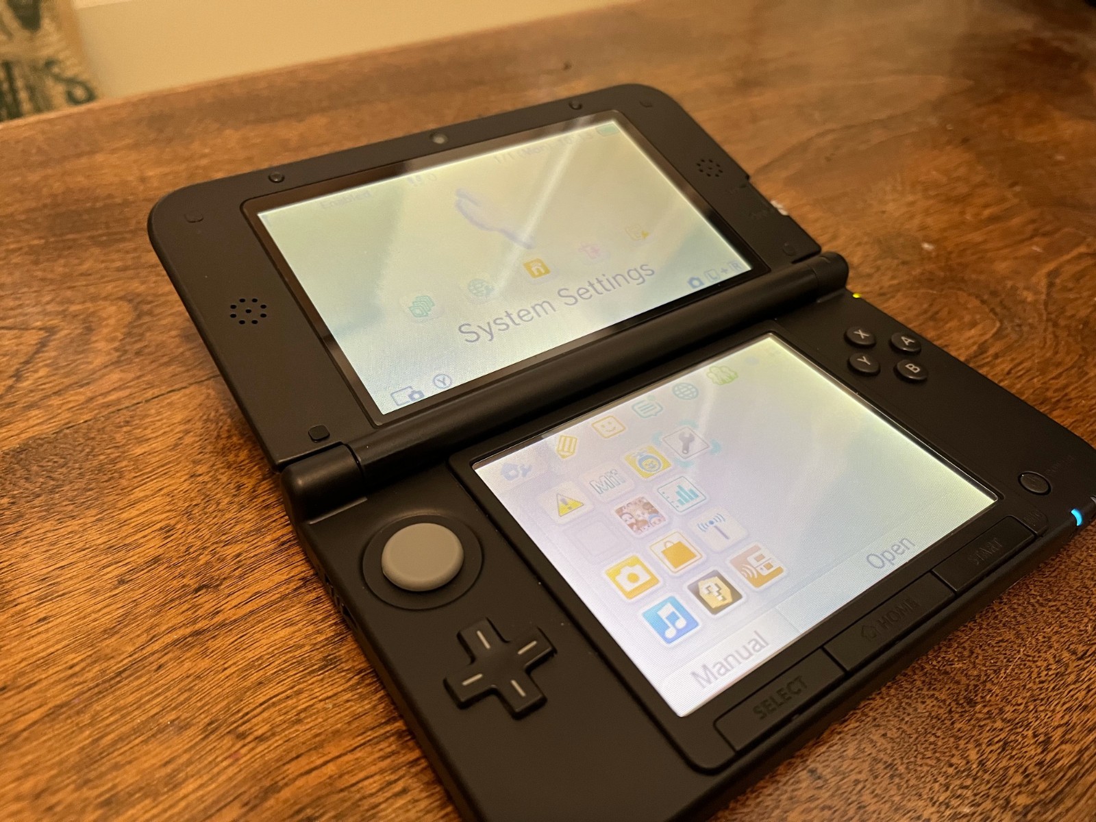 Nintendo 3DS LL 4GB Black/Silver Console (Region Free) w/ Charger & 2 Games