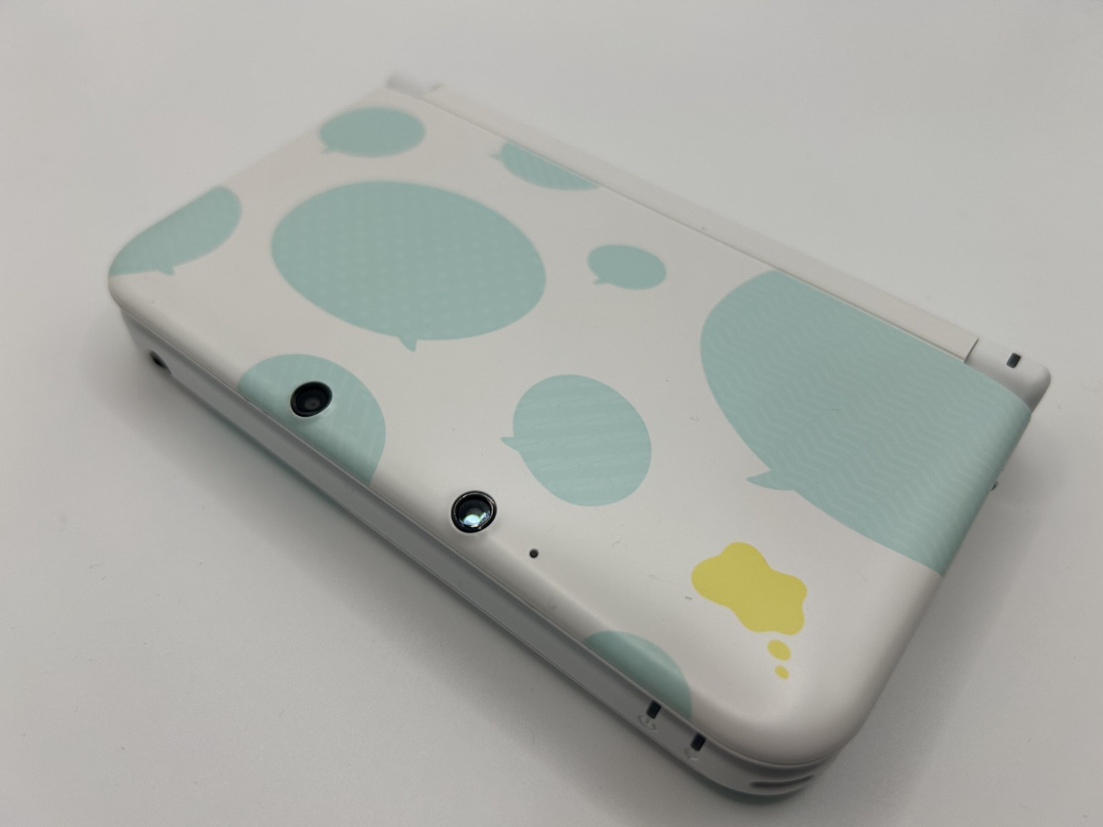[A-rank] Nintendo 3DS console Tomodachi Life New Edition with Charger/Stylus