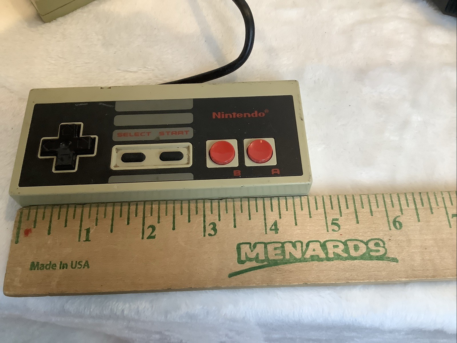 Nintendo Entertainment System Cons+ 2 Controllers + Super Mario Bros./ Duck Hunt