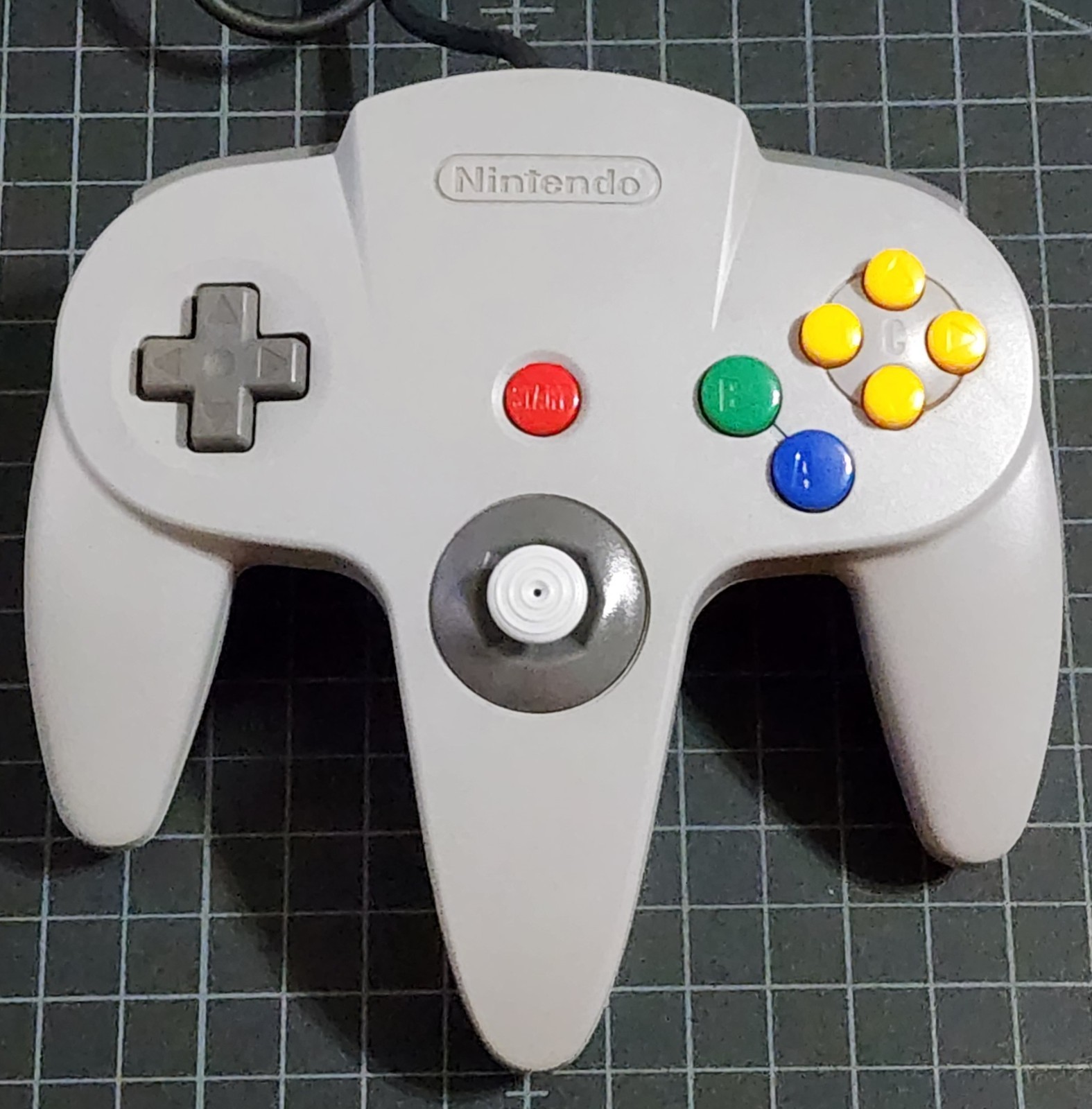Nintendo 64 N64 Bundle: 7 Games, 4 Controllers, Memory, Power & AV Cables T&W