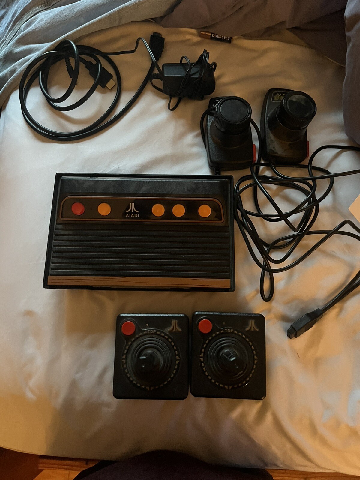 Atari Flashback 8 Gold Deluxe HD Console Wireless Controllers – Gold