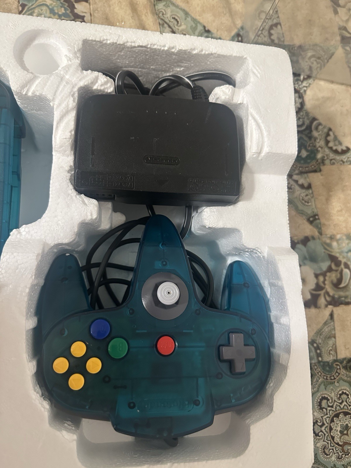 Nintendo 64 Funtastic Series Ice Blue Version Complete In Box OEM Controller US