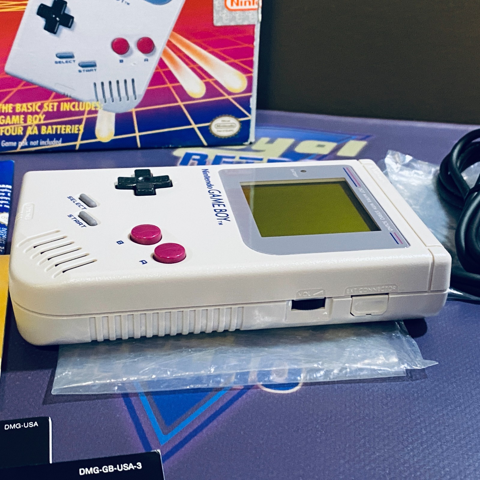 Original Nintendo Game Boy DMG-01 Handheld System Complete in Box CIB