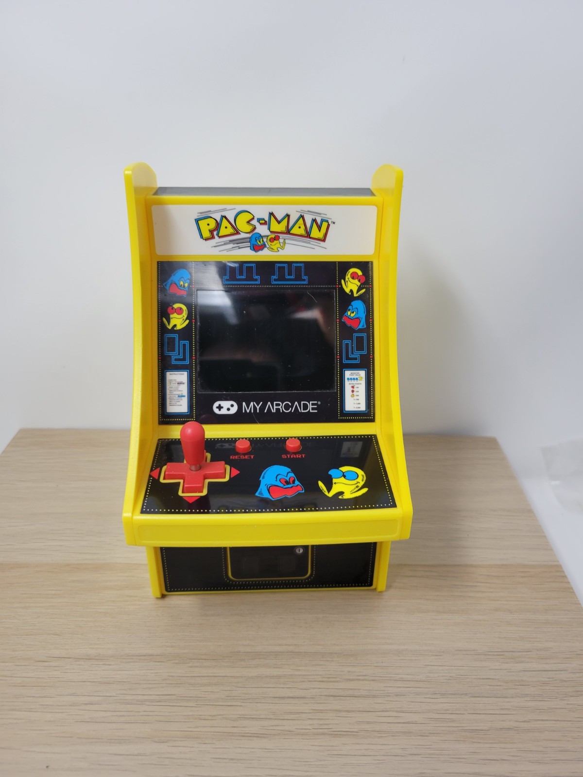 My Arcade Pac-Man Micro Player Pro 6.75″ Mini Arcade Machine Portable Video Game