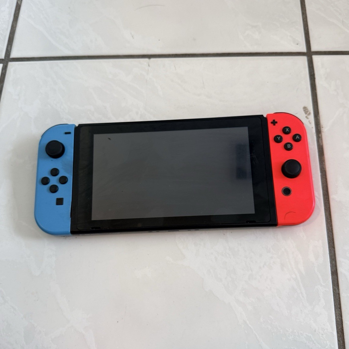Nintendo Switch HAC-001 32GB Neon Red/Blue Joy-Con Dock HDMI Cable Wi-Fi