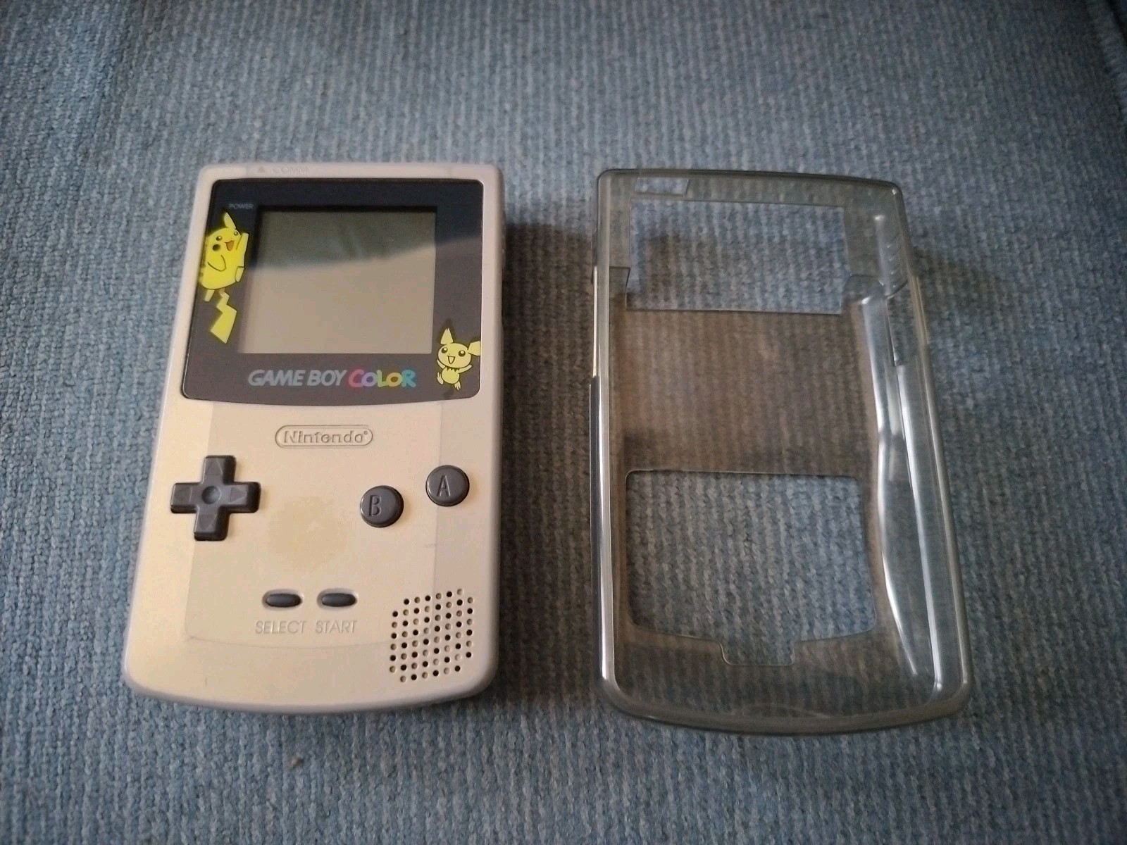 Nintendo Game Boy Color Pokémon Center Pikachu Ver. Gold/Silver