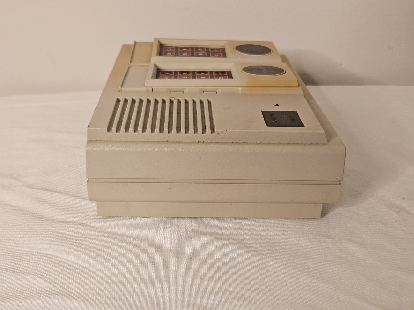 Mattel Electronics Intellivision II Video Game Console 5872 – UNTESTED