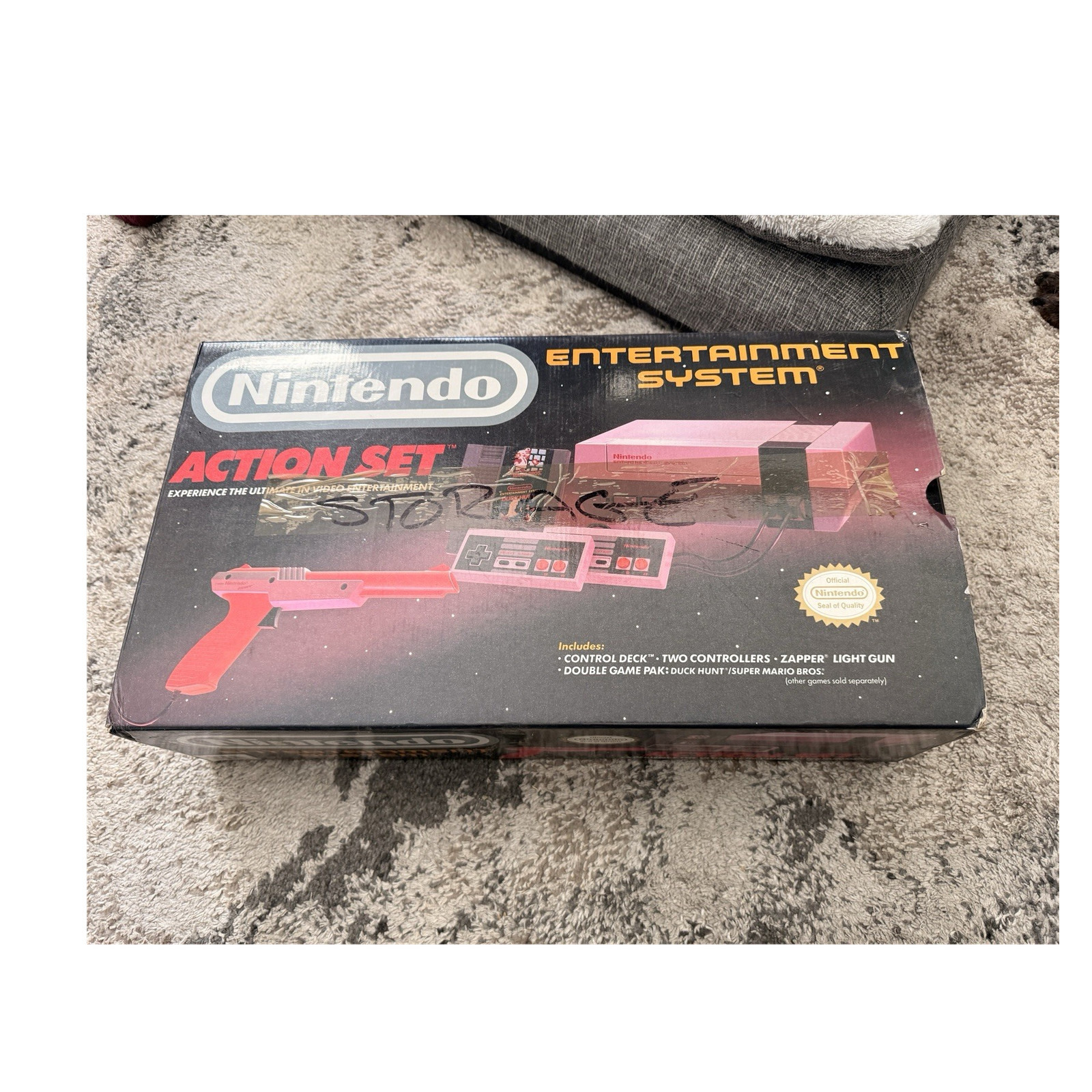 Nintendo NES Action Set Console Bundle w/ Zapper Light Gun, Box & Manuals