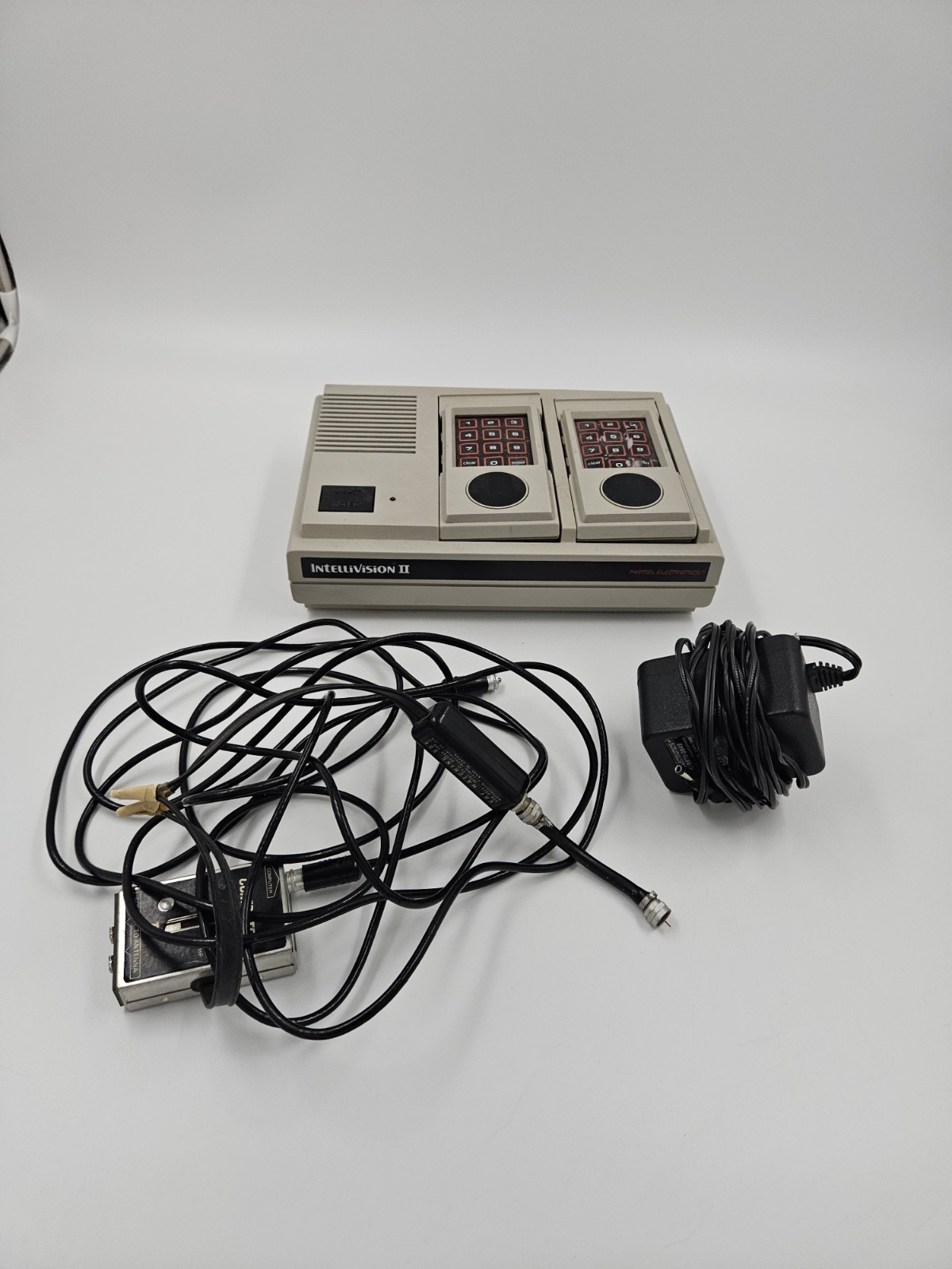 Mattel Intellivision II Console System 5872 w/ Controllers Powers On