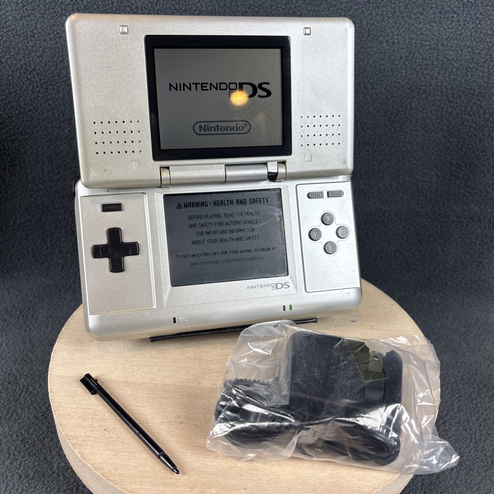 Nintendo DS NTR-001 Platinum Console w/ Charger & Stylus – Working, DMG Hinge
