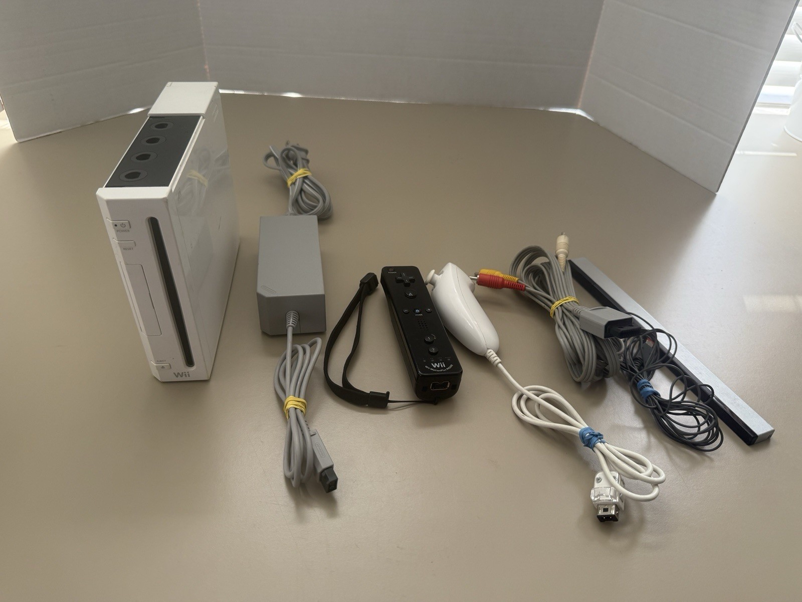 Nintendo Wii RVL-001 Console with Cables Remote & Nunchuk. Tested Works