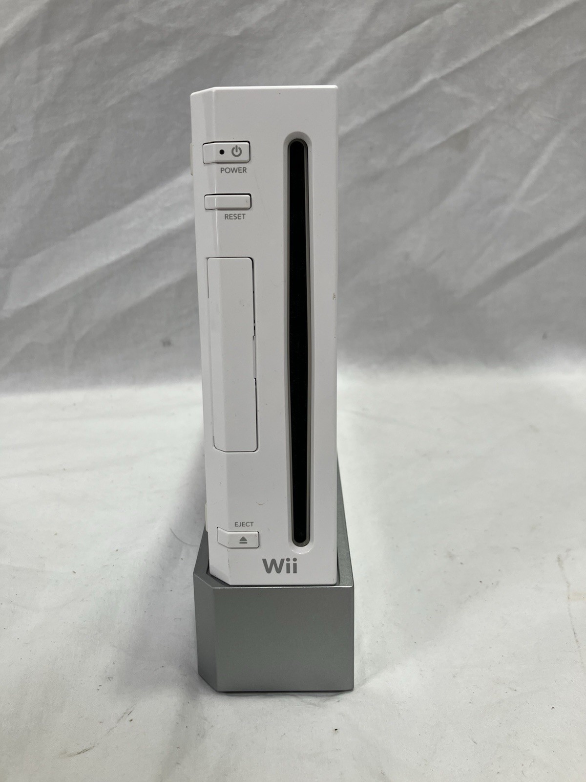 Nintendo Wii RVL-001 Console Bundle 2 Controllers Cables Stand GameCube Compat.