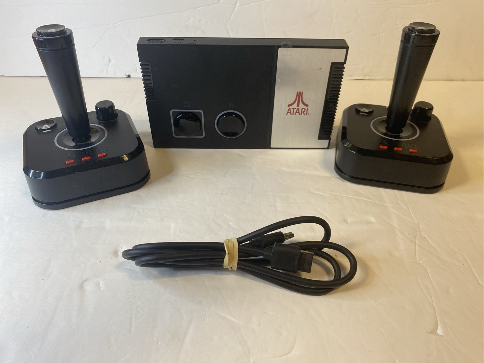 Atari Gamestation Pro DGUNL-7012 HDMI USB-C Mini Console