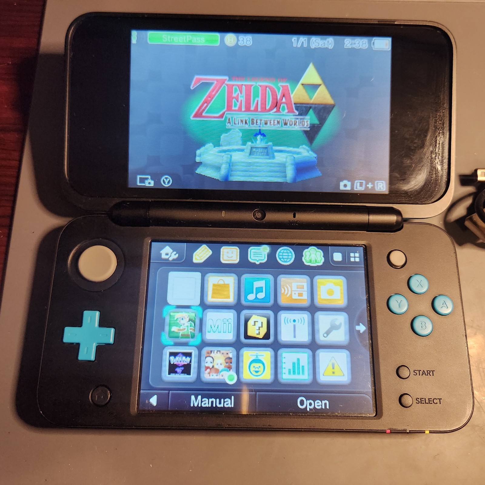Nintendo 2DS XL System – Turquoise/Black
