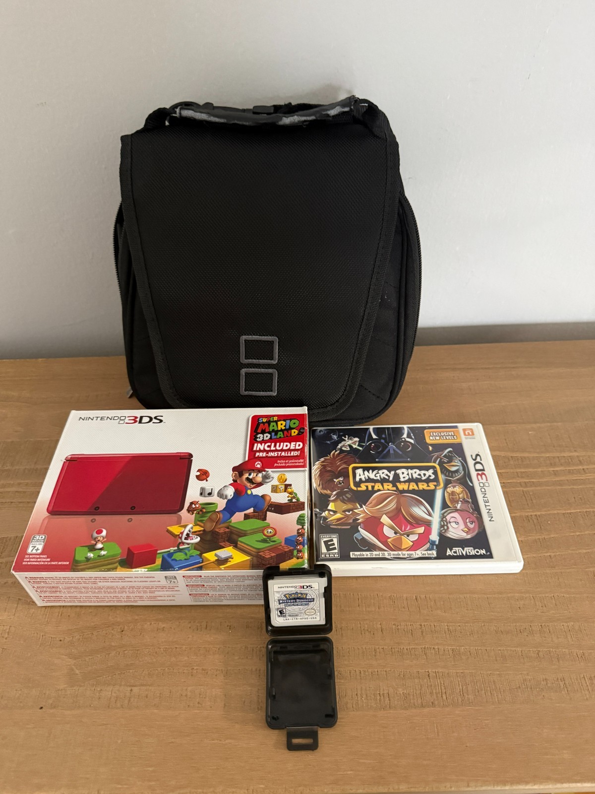 Nintendo 3DS Super Mario 3D Land Flame Red Handheld System w/ 2 games and case
