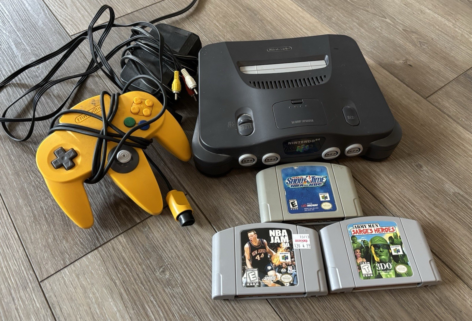 Nintendo 64 Bundle AS-IS / Parts Only – OEM Controller, Cables, Games Included