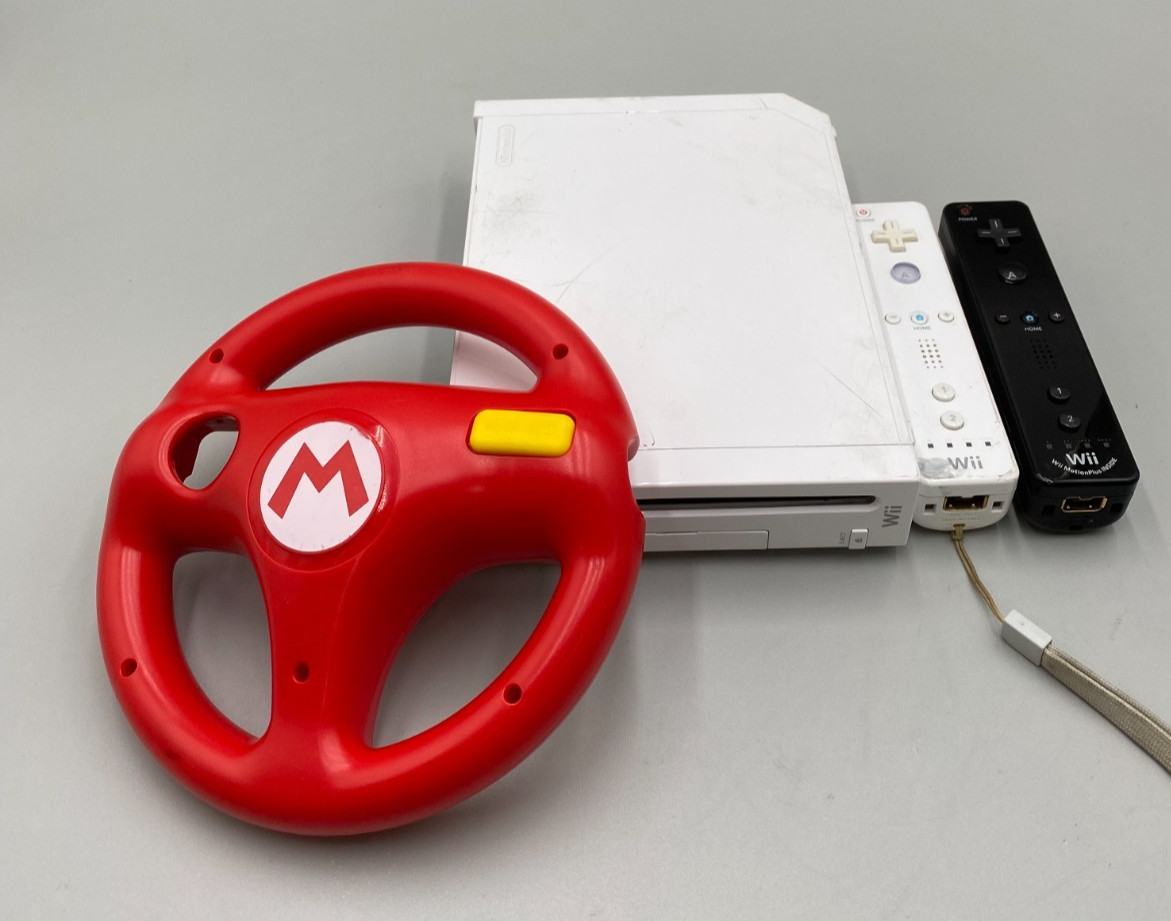 Nintendo Wii RVL-001 Home Console White + 2 Controllers/Red Steering Wheel C