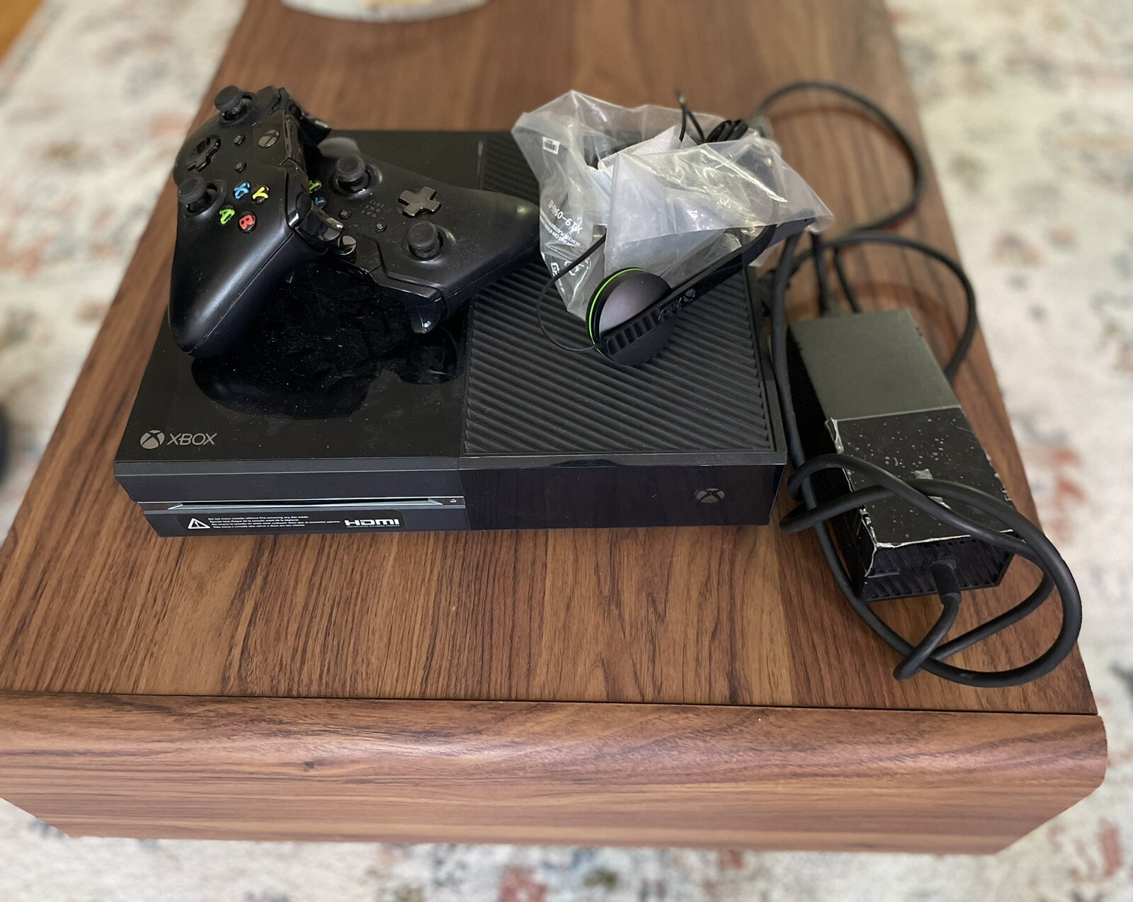 microsoft xbox one console bundle. In Great Condition! Read Description Please.