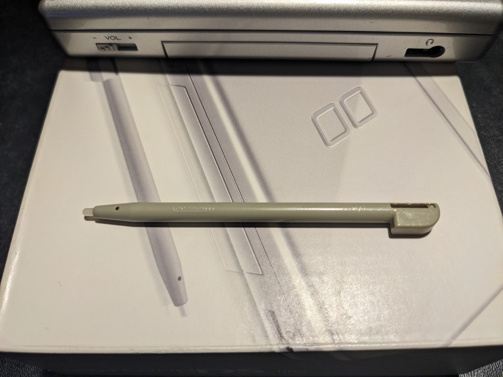 Nintendo DS Lite Launch Edition Silver Handheld System – In Great Condition