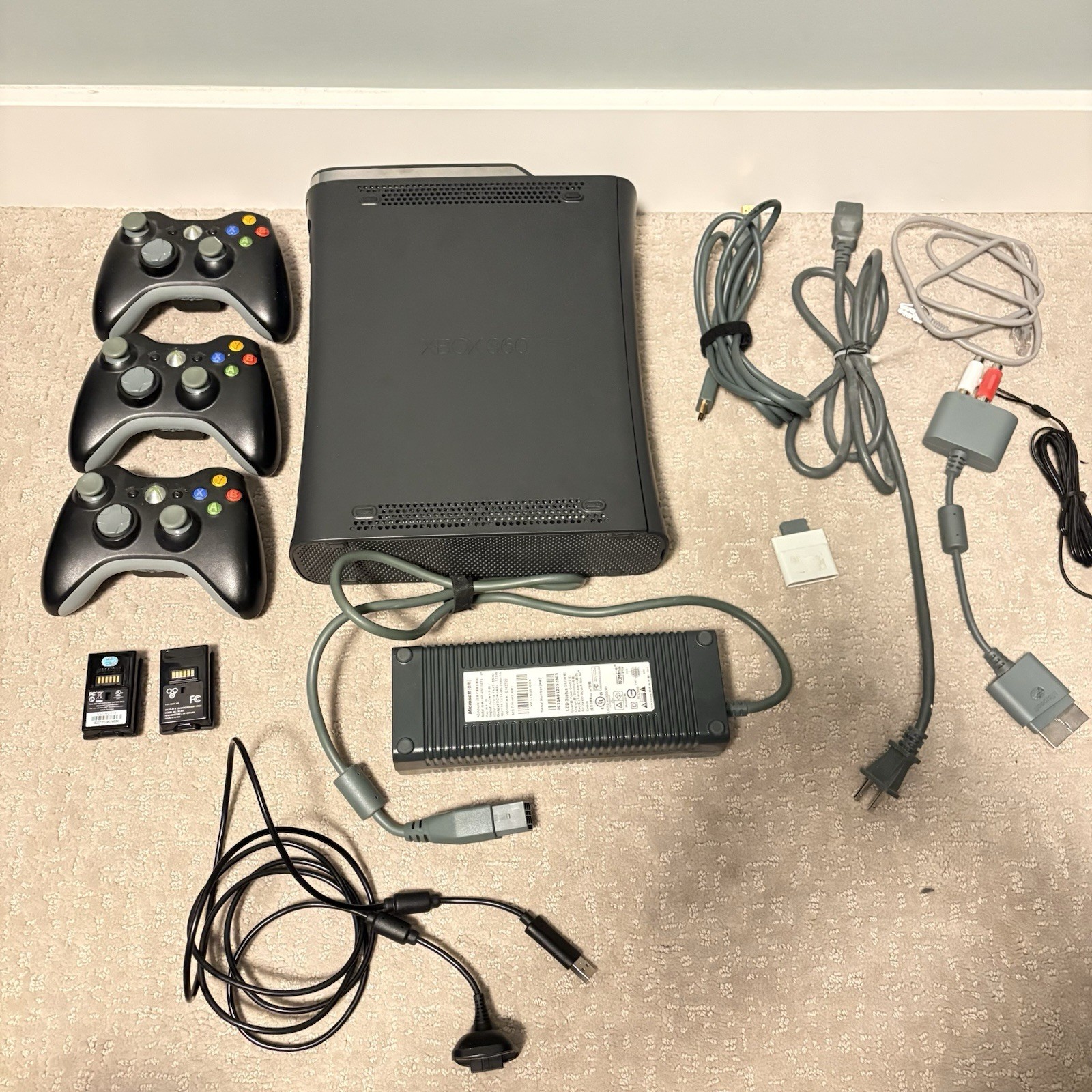 Xbox 360 Black 120gb HDD Console Bundle – 3 Controllers