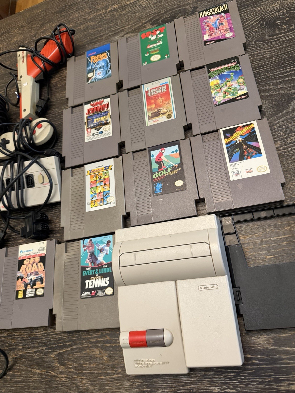 NES-101 Top Loader Lot Four Score NES-039 11 Games 3 Controllers Untested TMNT