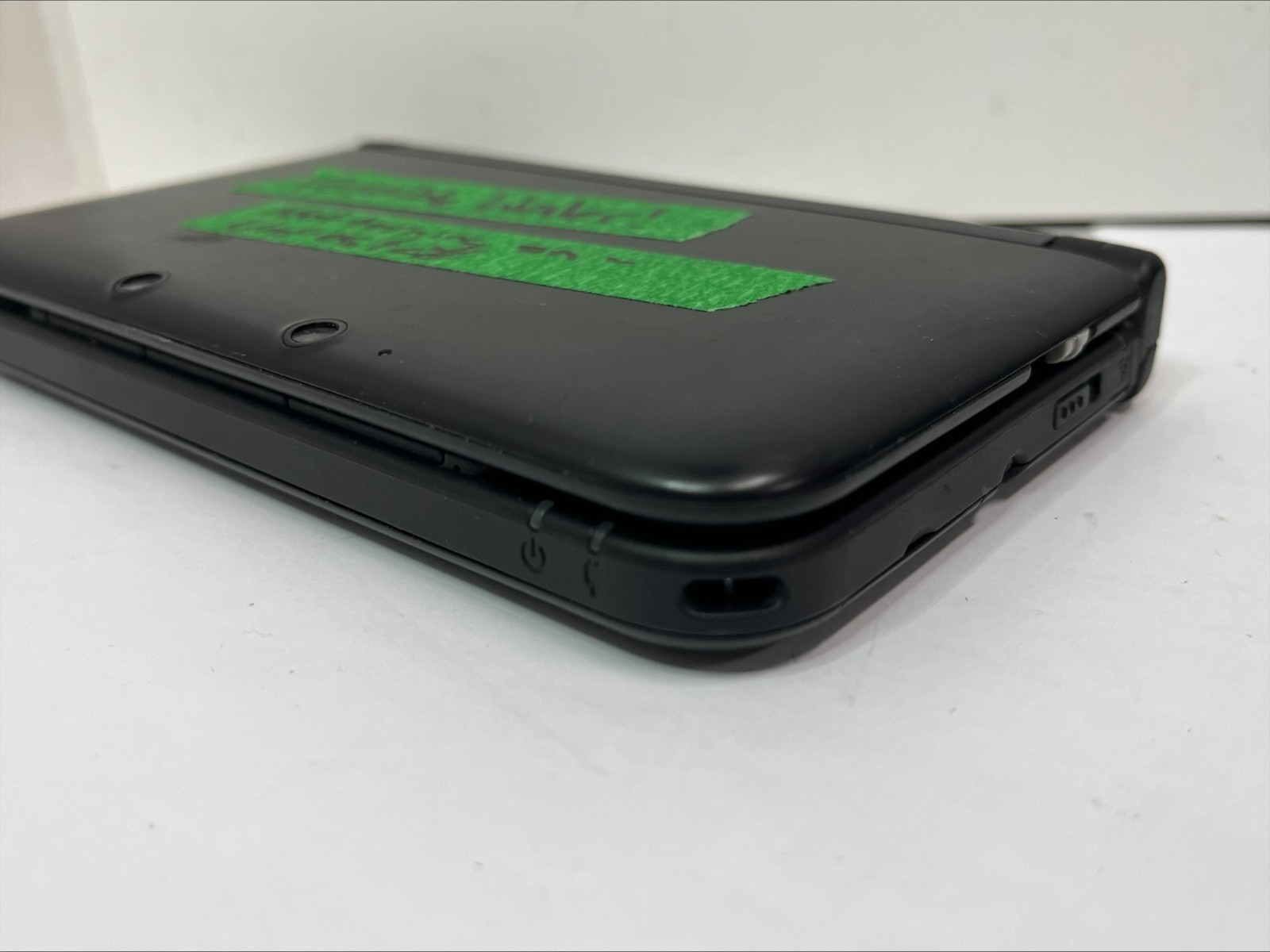FOR PARTS! Nintendo 3DS XL – Black – Possible Water Damage! (B387)