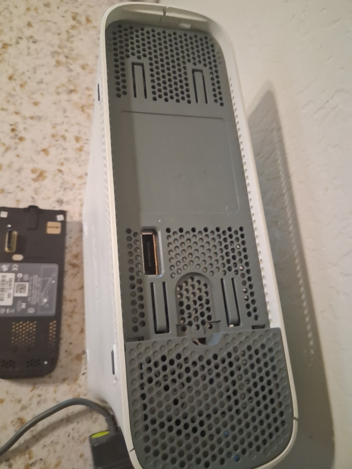 Xbox 360 – Tested works, w/cable and halo 3 hard drive, gaming console