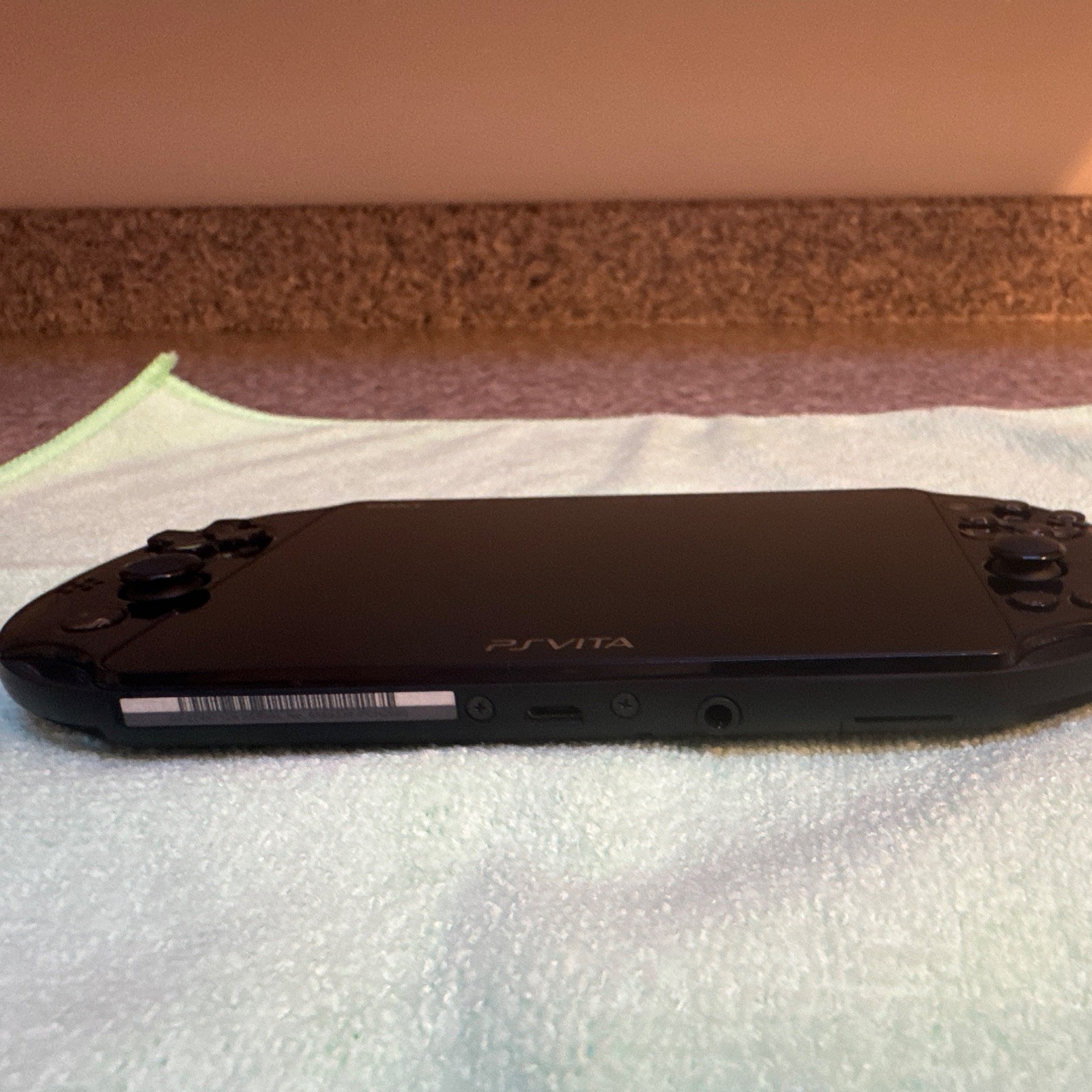 Sony PlayStation Vita PCH-2000 Black Handheld Touchscreen 1GB Region Free
