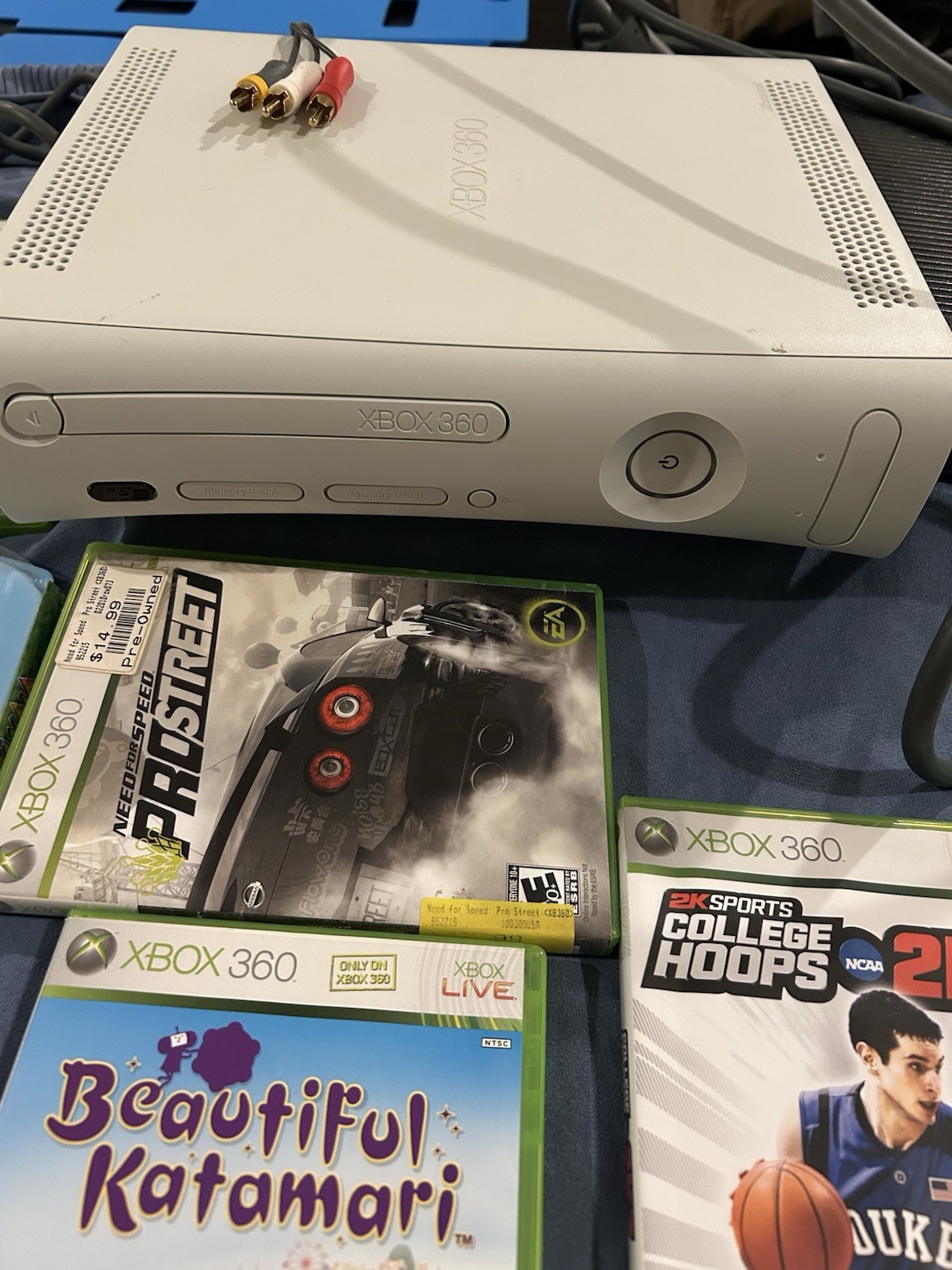 XBOX 360 CONSOLE AS IS FOR PARTS, bundle – 2 Controllers, 64MB, PS, cable, 8 dis