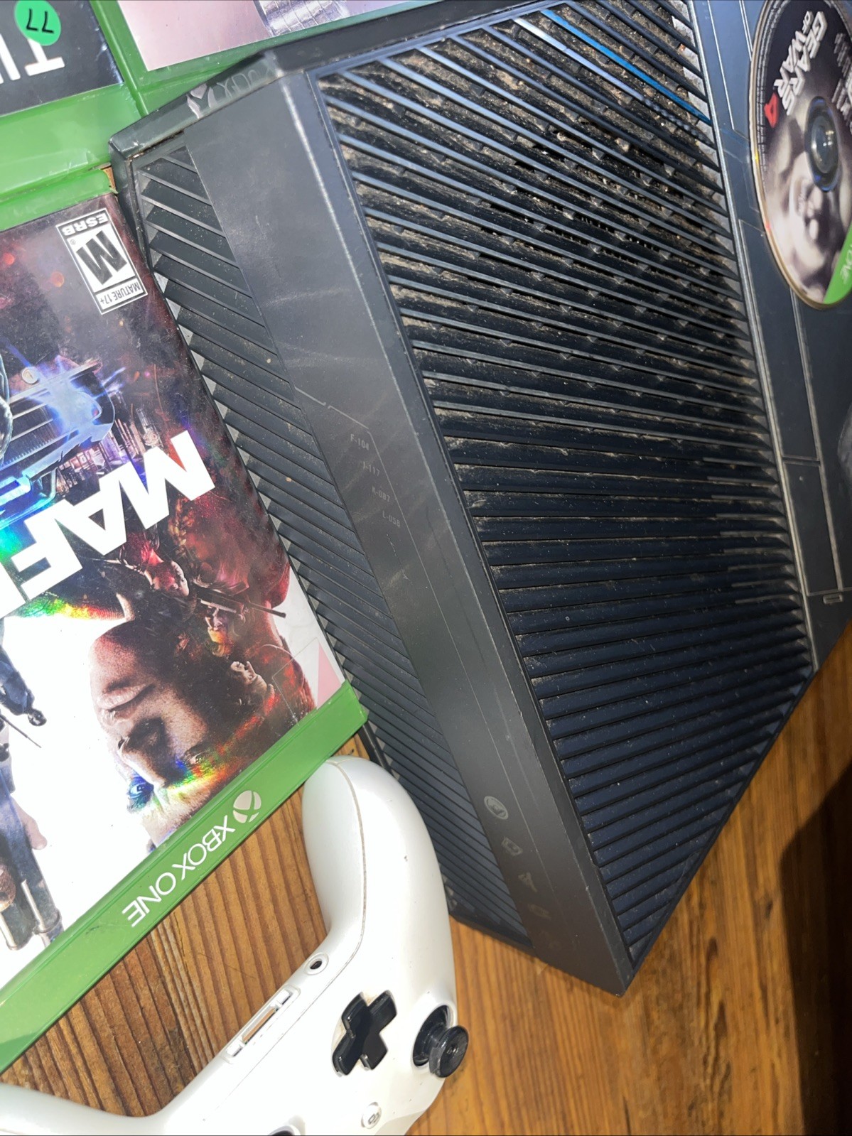 Xbox One Halo 5 Edition Console 1TB Bundle – Games Controllers