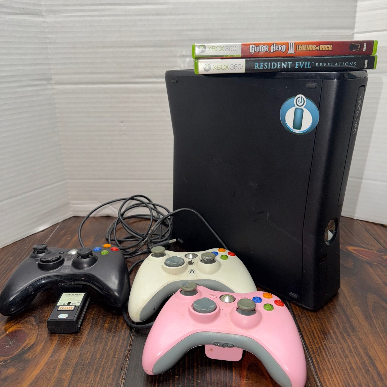 Microsoft Xbox 360 S Console Model 1439 Bundle 3 Controllers 2 Games Untested
