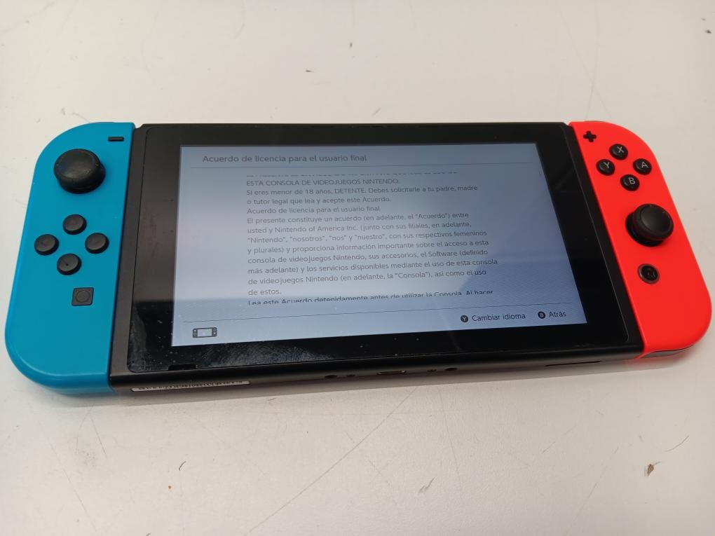 NINTENDO SWITCH HANDHELD – CONSOLE ONLY (P07015942)