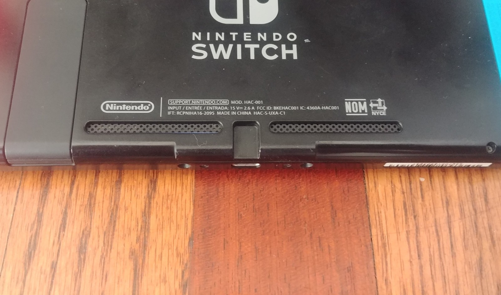 Nintendo Switch System Console w/Neon Red & Blue Joy-Cons + Dock *WORKS* NICE!