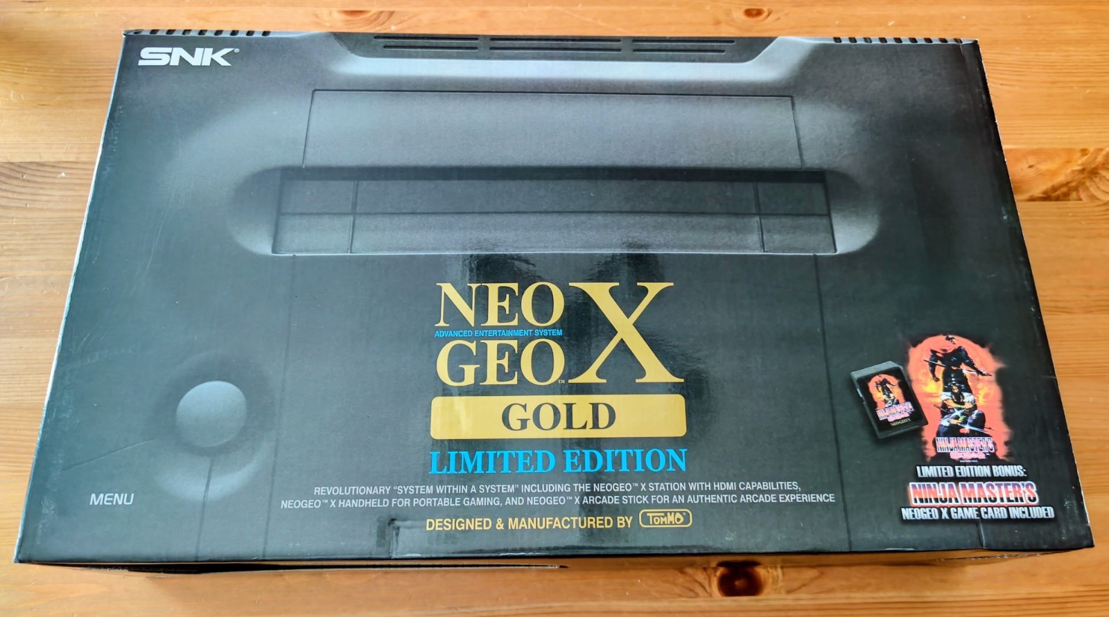 SNK GOLD LIMITED EDITION NEO GEO X CONSOLE + NINJA MASTERS* & SECOND CONTROLLER