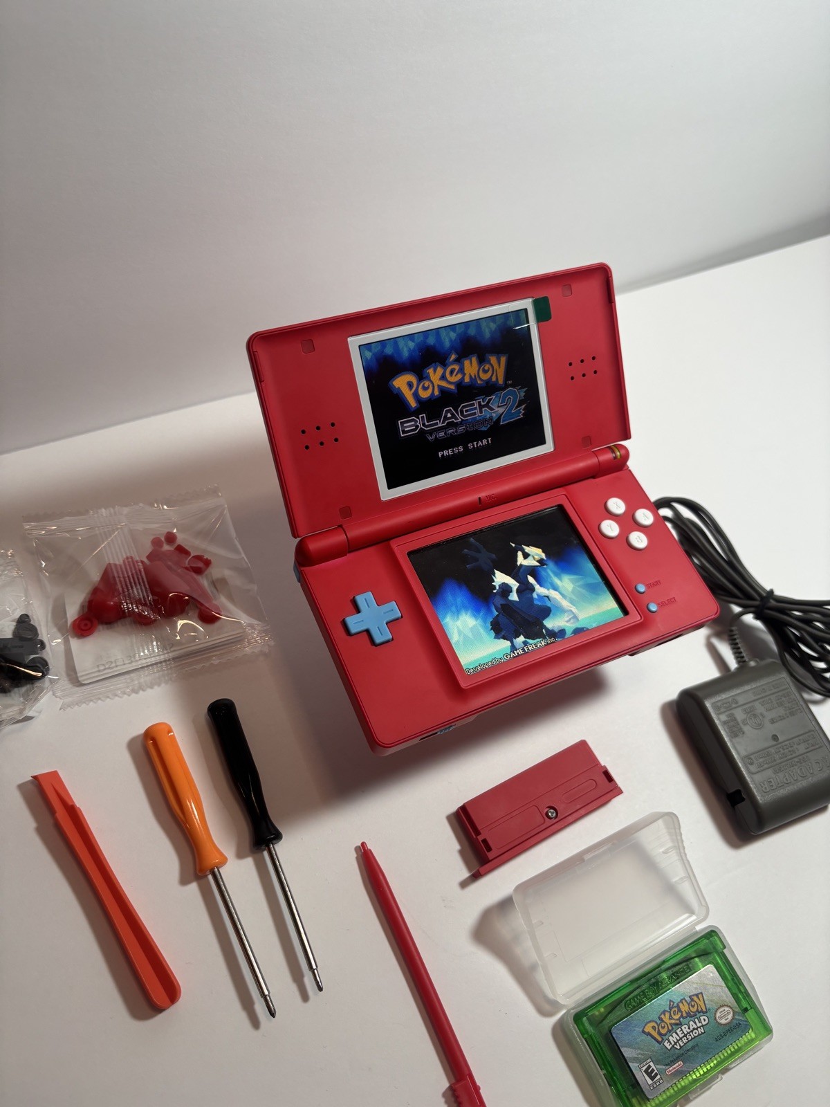 Nintendo DS Lite Pokedex With Charger and emerald