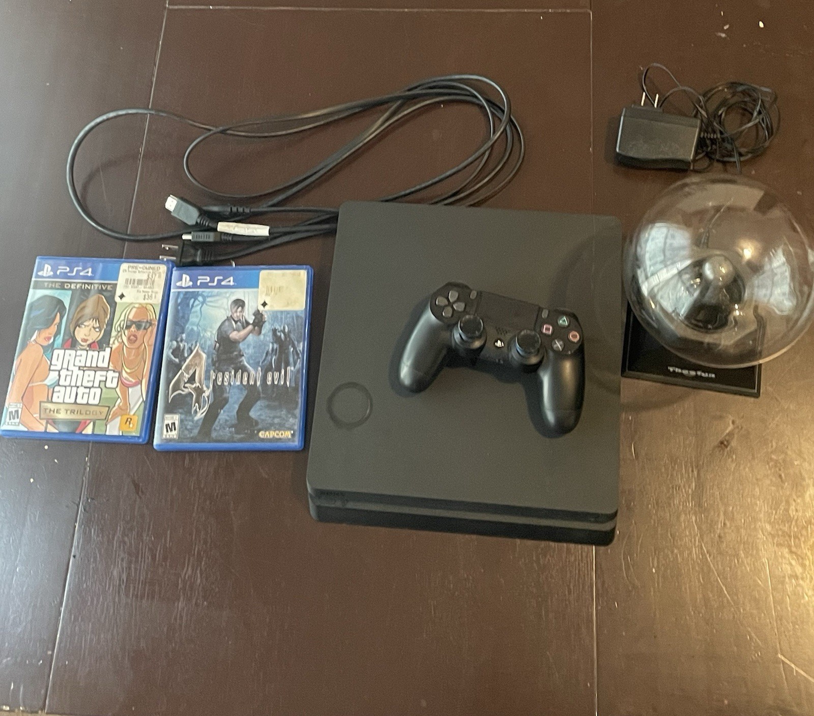 Sony PS4 Slim 1TB Black Wi‑Fi w/ DualShock 4 GTA Trilogy RE4