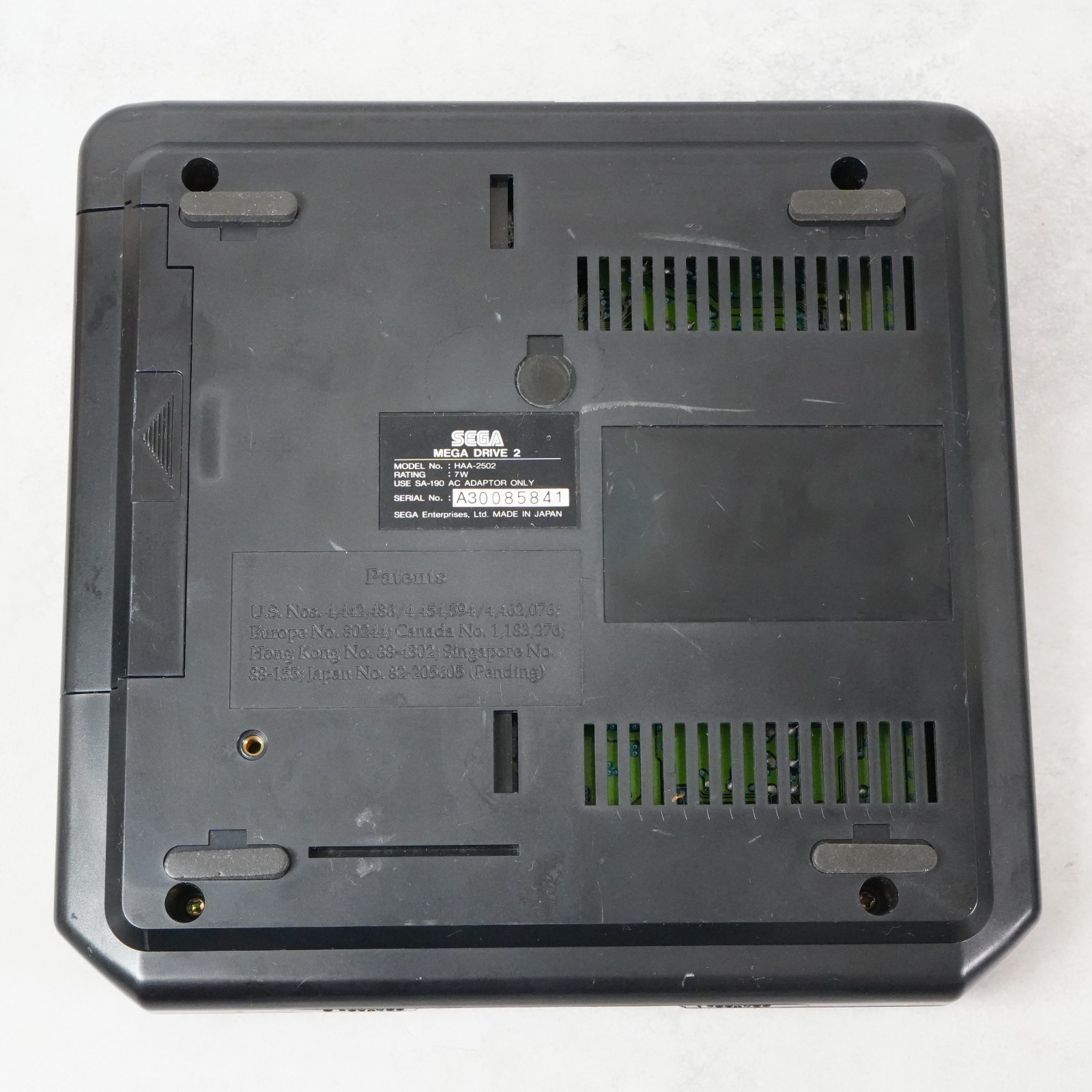 SEGA Mega Drive 2 Genesis MD2 Console HAA-2502 w/ Controller, USB-PD Power Cable