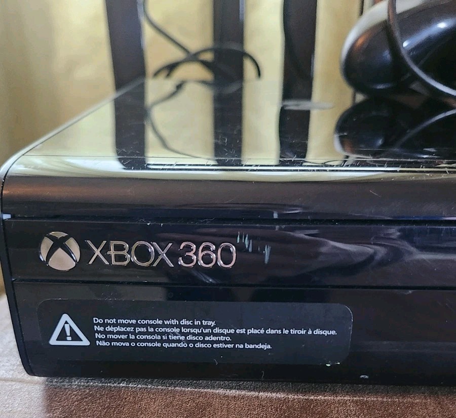 Microsoft XBox 360 E System BLACK Video Game Console (Tested & working)