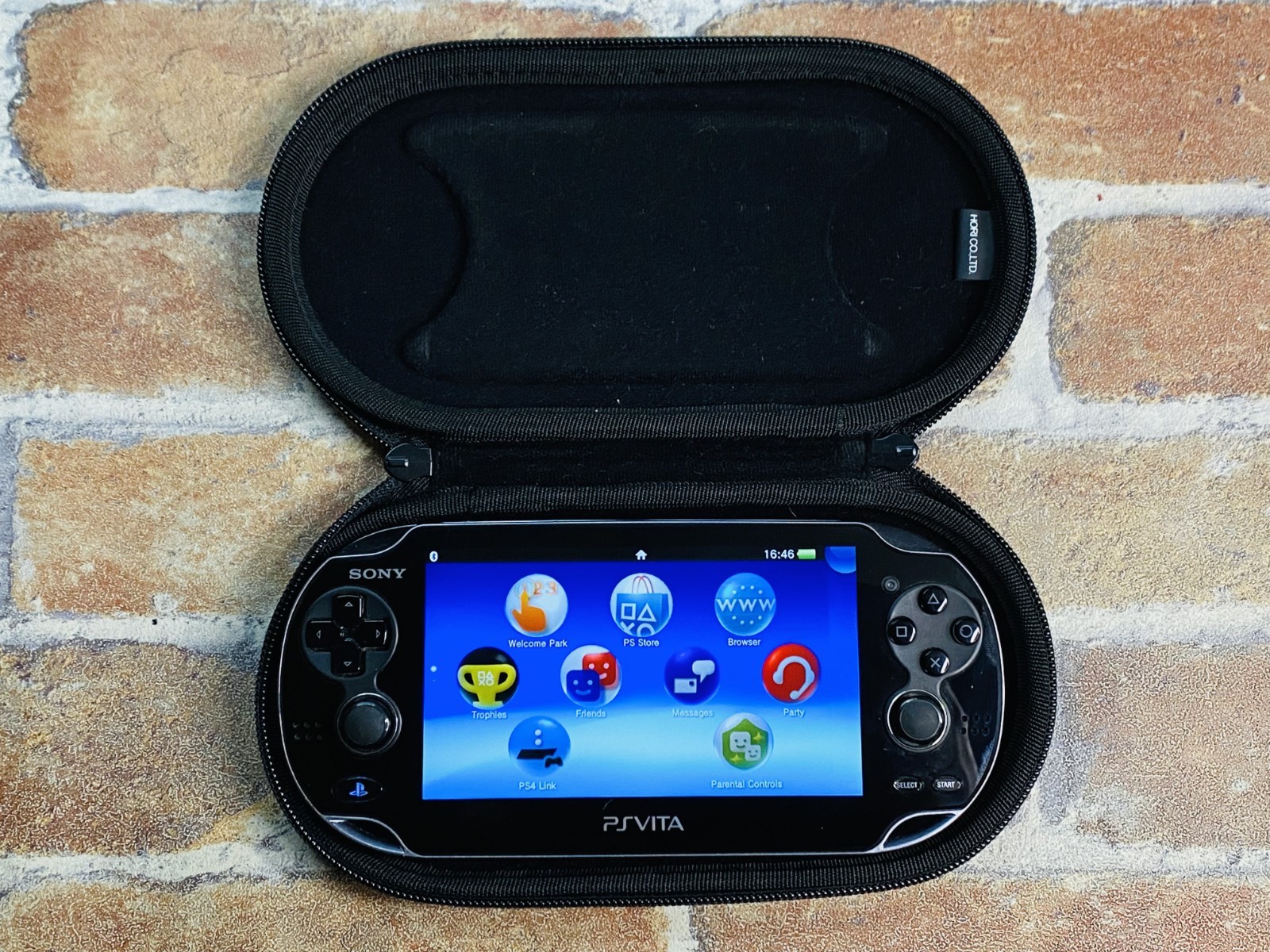 SONY PS Vita PCH-1000 ZA01 Crystal Black Console Charger 8GB Mobile Case EX DDP