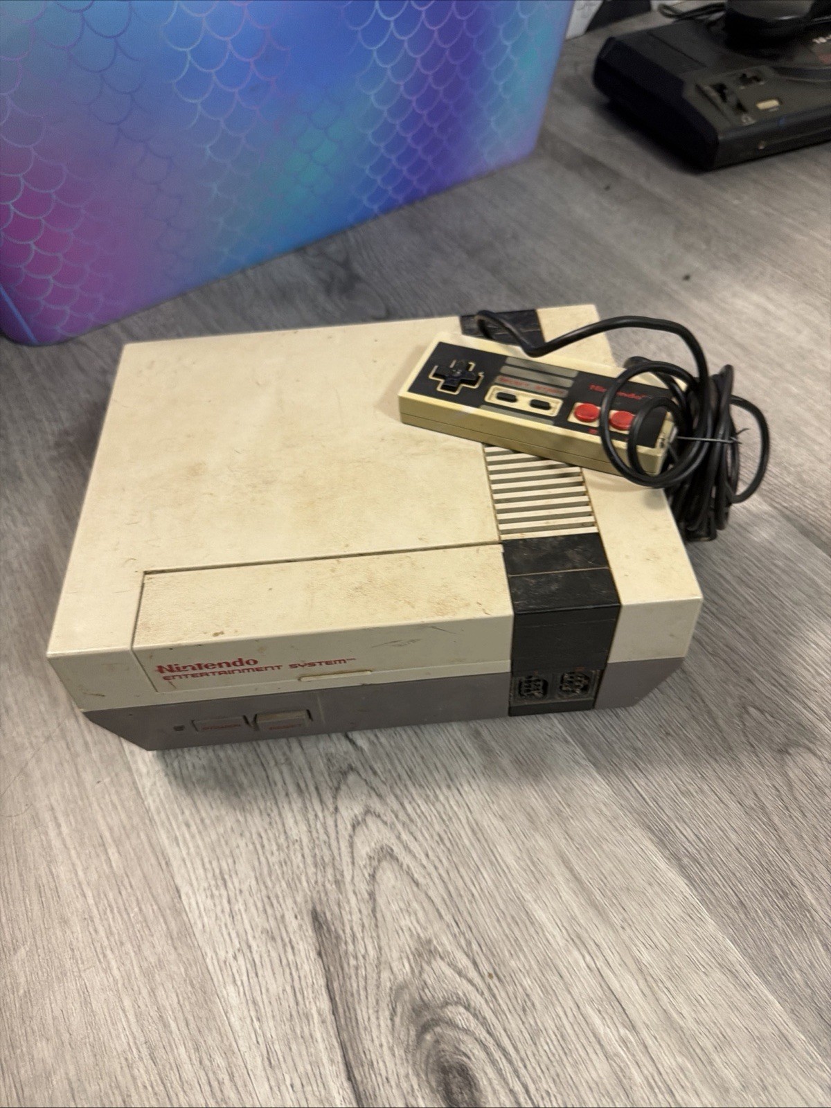 Nintendo Entertainment System NES Console – Gray (NES-001)